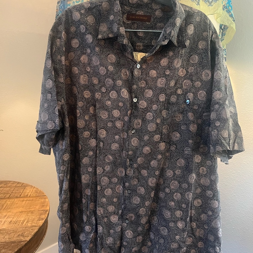 Vintage Tori Richard Black Short-Sleeve Button-Down with Taupe Circular Print